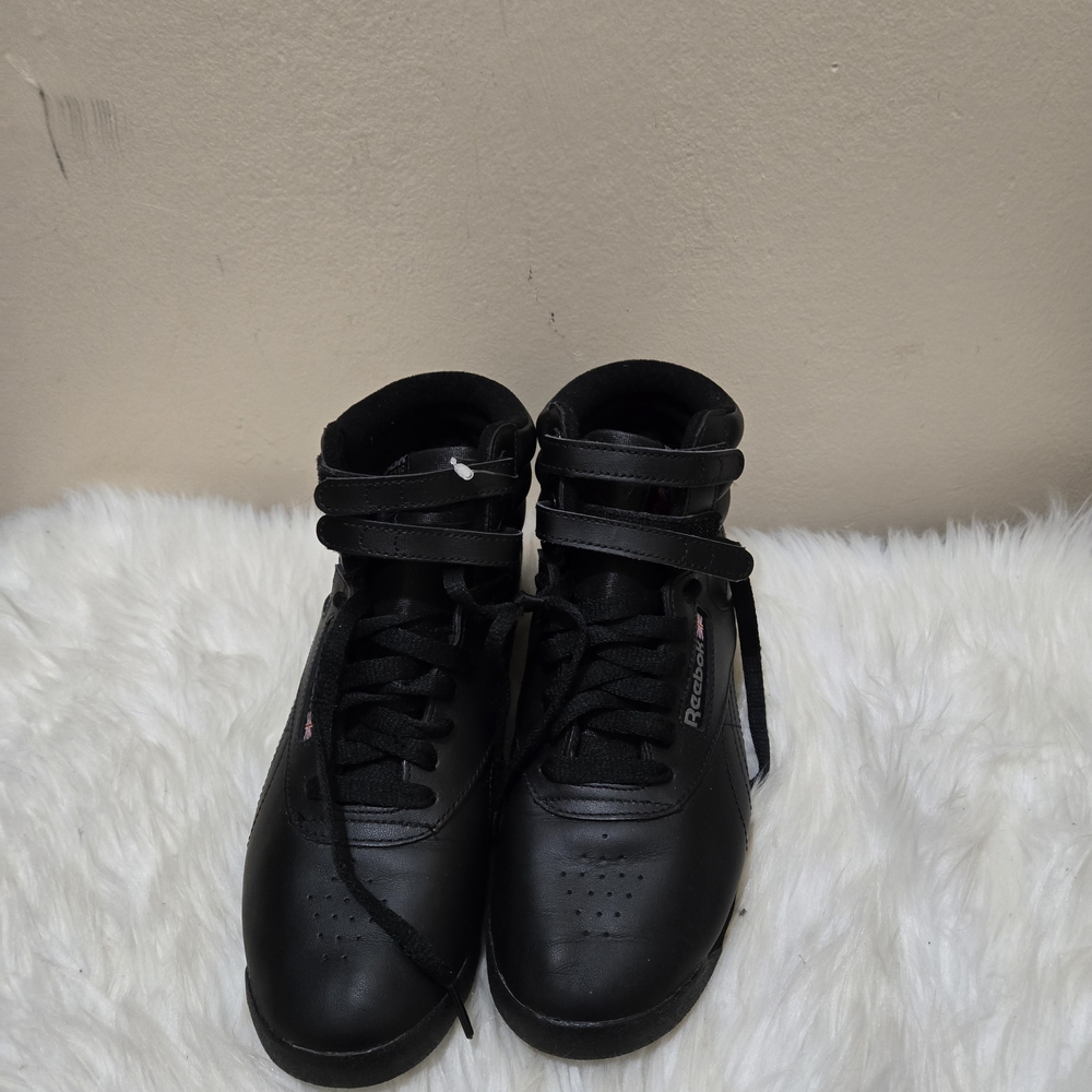 Reebok Classic Black High-Tops Size 8